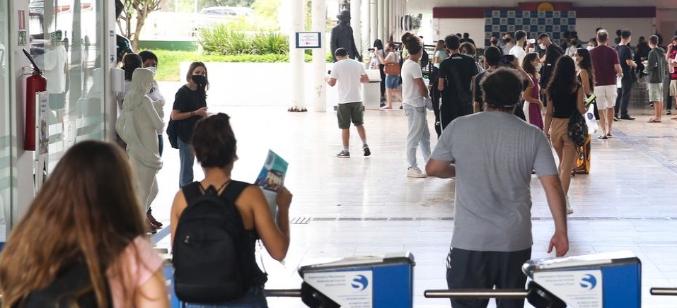 Candidatos que realizaram o Enem contam com bolsas especiais na